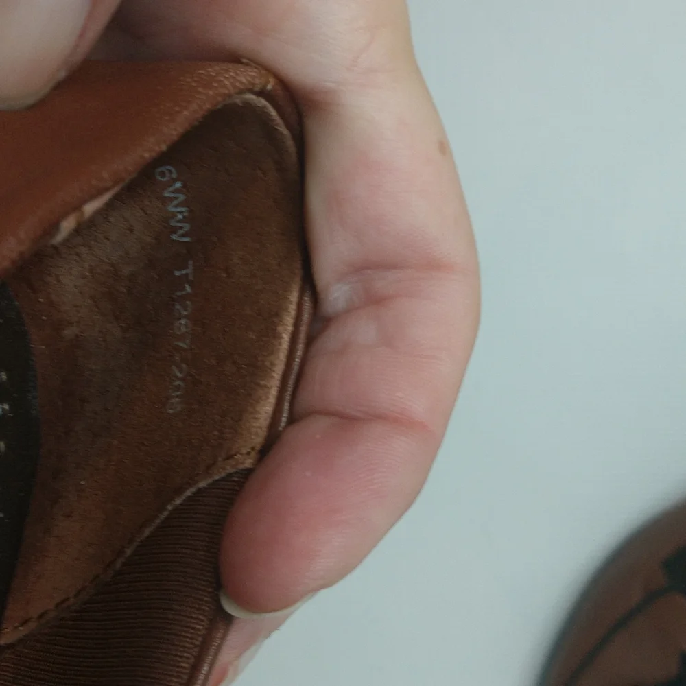 Trotters brown gloss